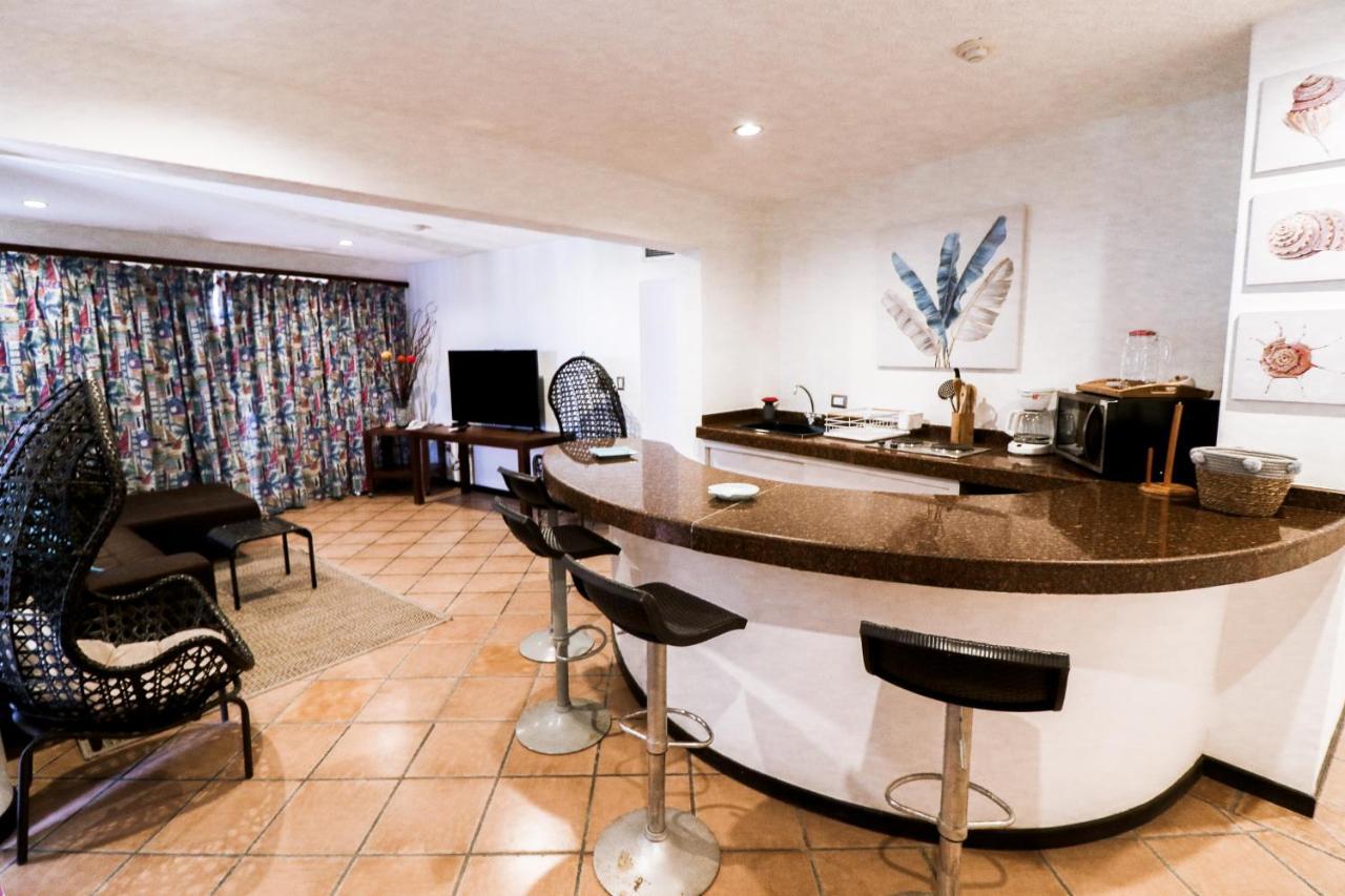 Hotel California Playa El Yaque Екстериор снимка