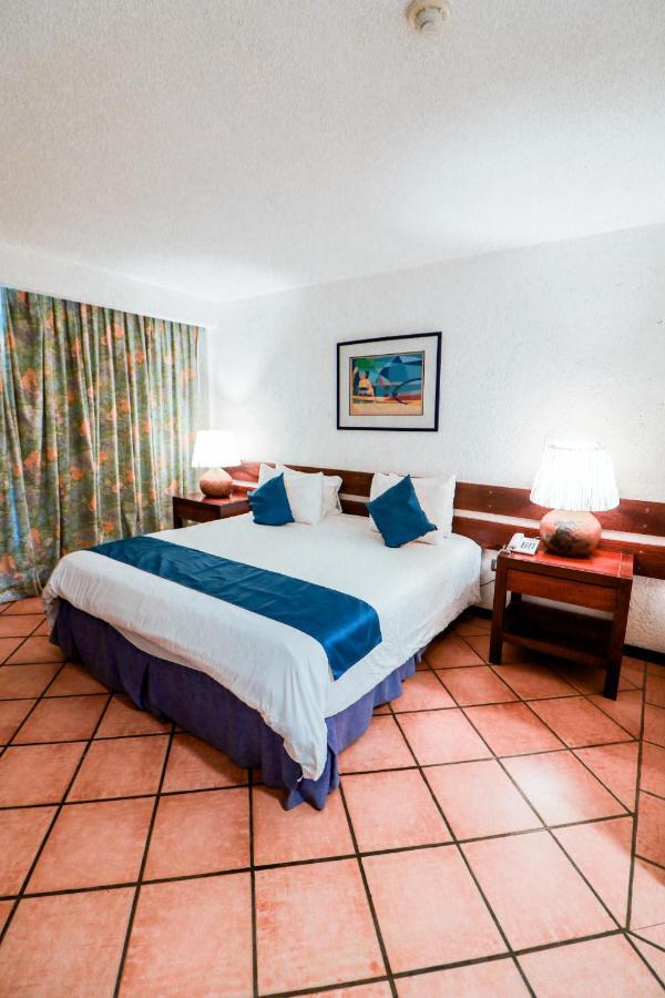 Hotel California Playa El Yaque Екстериор снимка