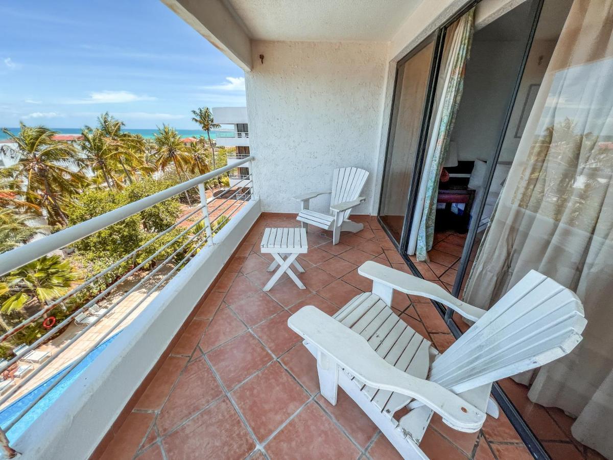 Hotel California Playa El Yaque Екстериор снимка
