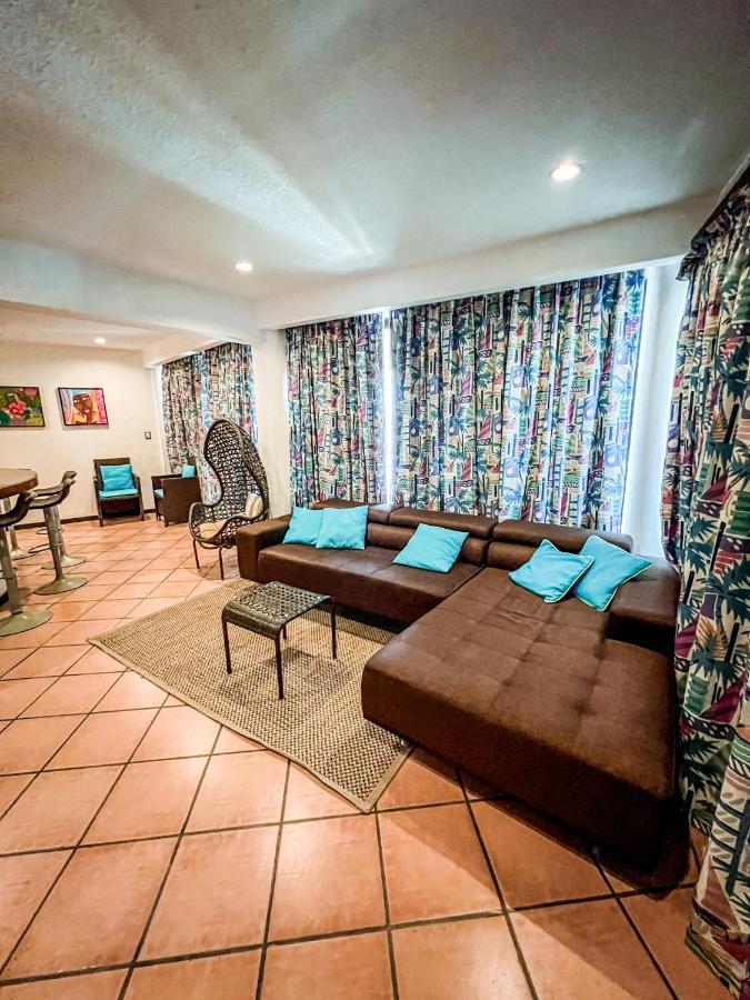 Hotel California Playa El Yaque Екстериор снимка