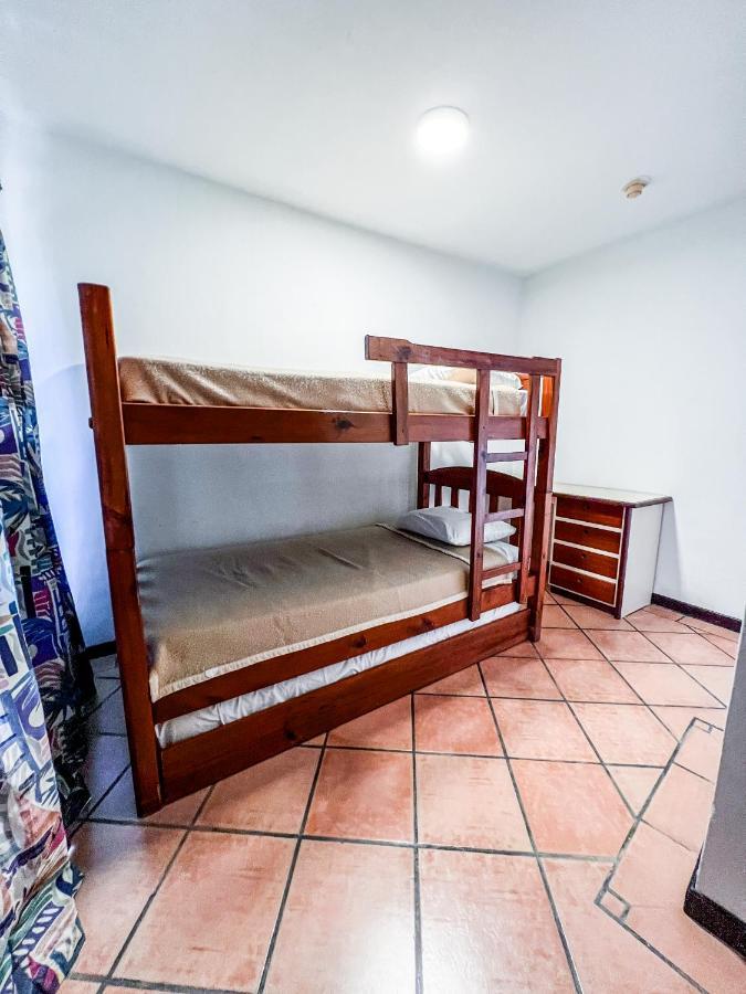 Hotel California Playa El Yaque Екстериор снимка