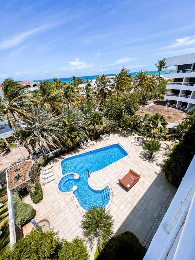 Hotel California Playa El Yaque Екстериор снимка