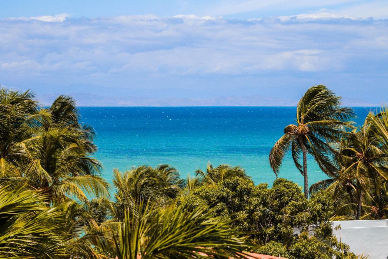 Hotel California Playa El Yaque Екстериор снимка