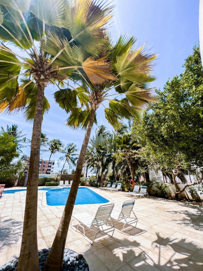 Hotel California Playa El Yaque Екстериор снимка