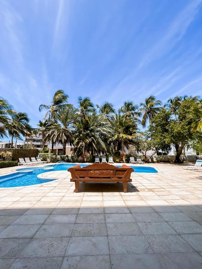 Hotel California Playa El Yaque Екстериор снимка