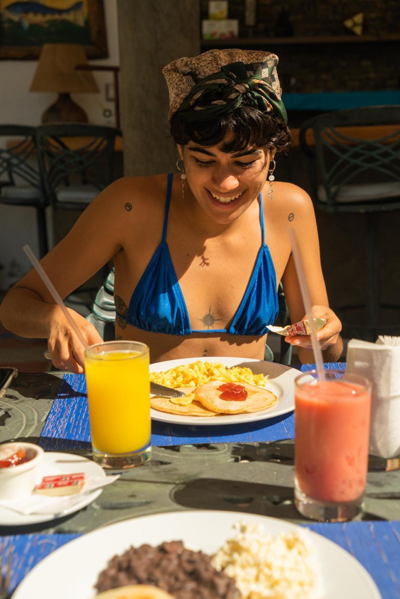 Hotel California Playa El Yaque Екстериор снимка