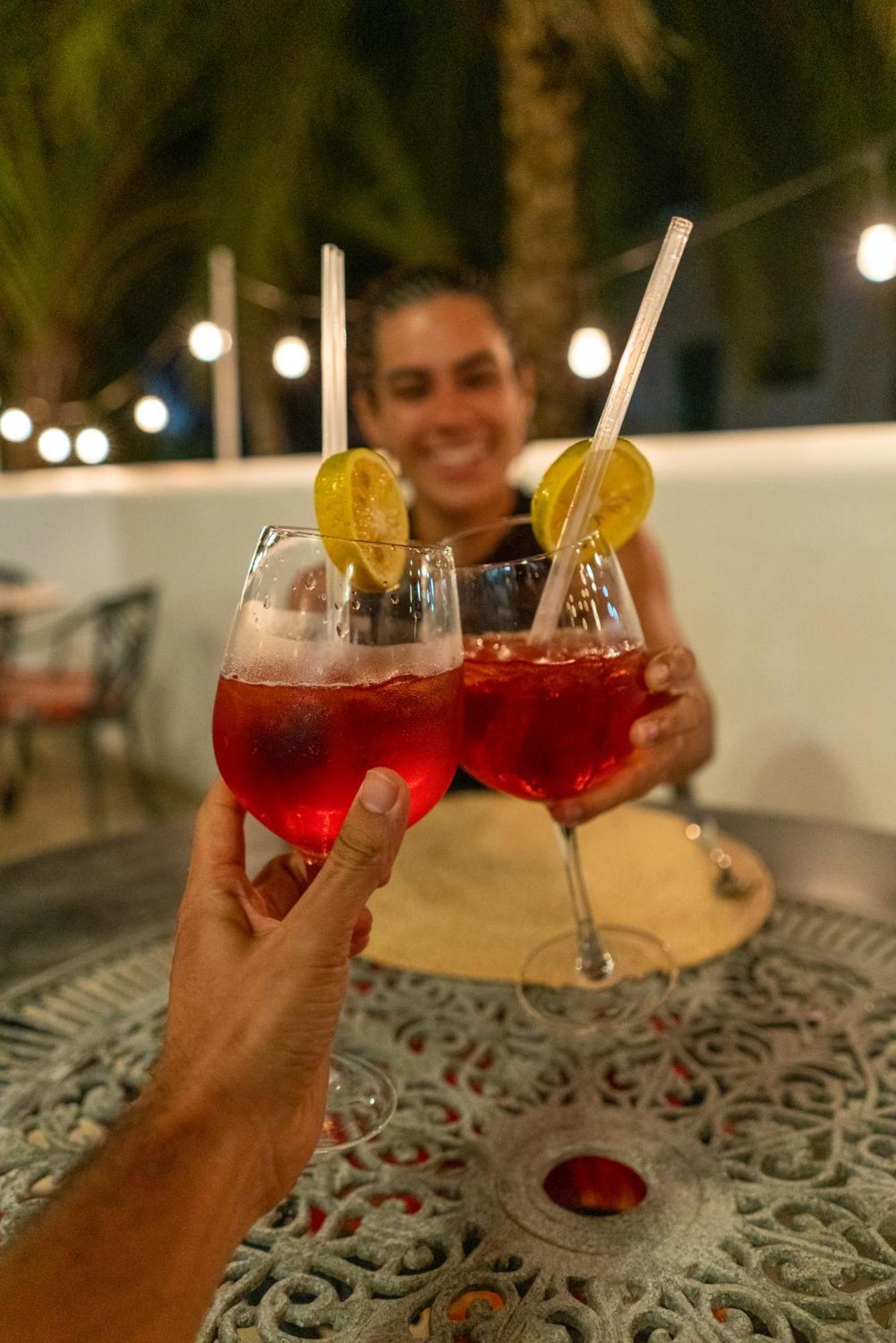 Hotel California Playa El Yaque Екстериор снимка