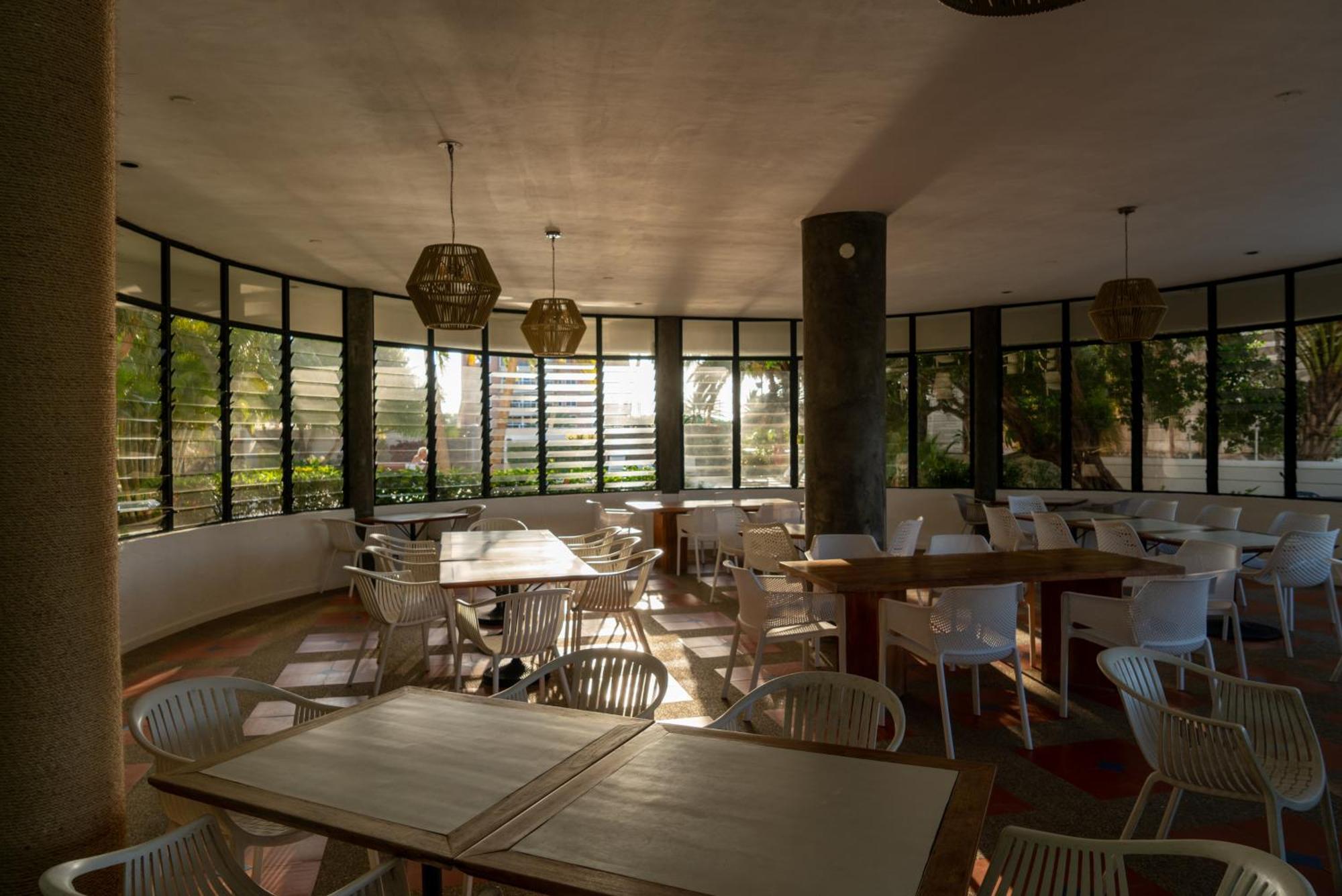 Hotel California Playa El Yaque Екстериор снимка
