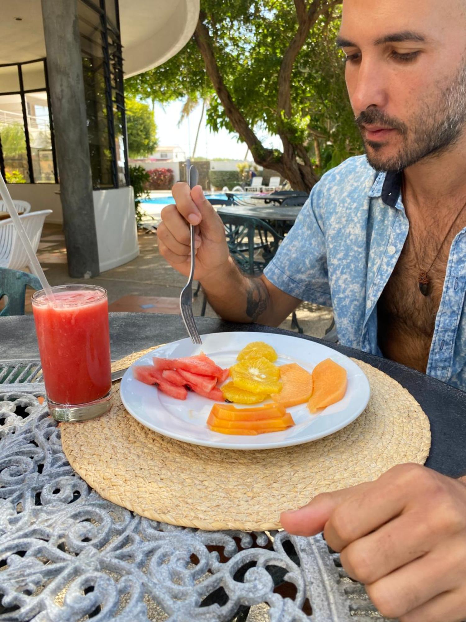 Hotel California Playa El Yaque Екстериор снимка